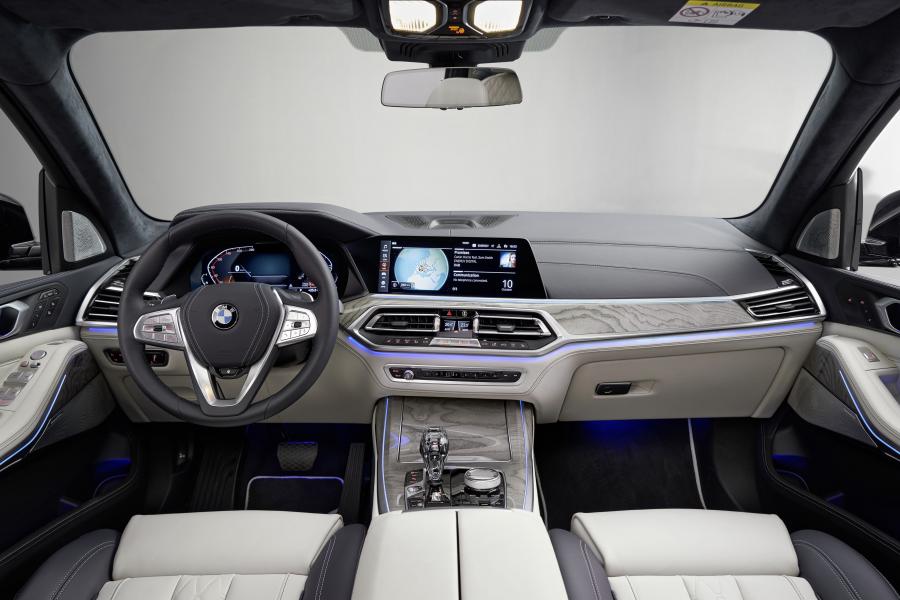 Торпедо BMW X7 xDrive40i (G07) 2017 года  (WW) (фото 88 из 101)